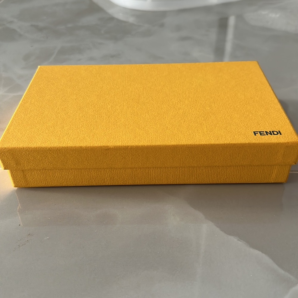 Fendi Gift Box 🎁 - Picture 3 of 3